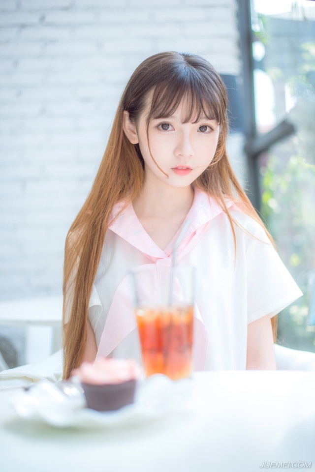 曾经的陌生不代表永恒，不经意间，某种感觉的默契延续了你我的友情，虽说网络是虚拟的，可是友情并不虚拟，虽然我们为曾谋面，可友情依然曾在，不是吗？每天依然期待你切勤的关怀和真心的祝福，我感恩红尘中有你相伴。